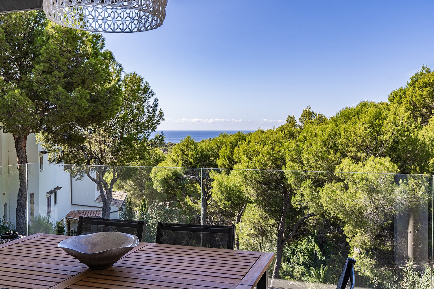 Mediterrane Villa mit Meerblick-Terrasse - Paguera: Villa in ruhiger Lage mit schönem Meerblick und großem Grundstück zu verkaufen