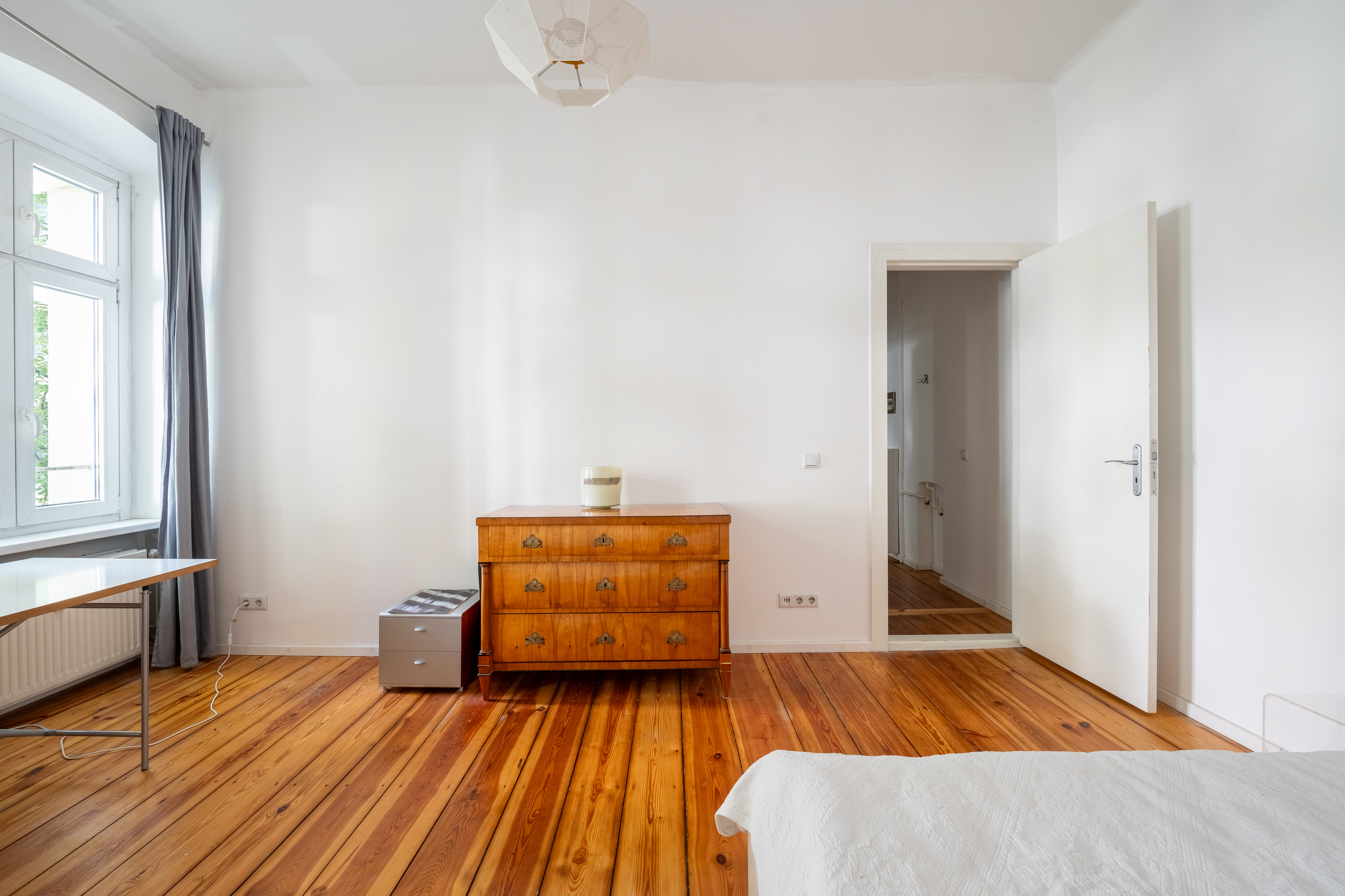 Schlaf - Wohnzimmer - Perfekt geschnittenes Studio im modernisierten Altbau im Szenekiez KREUZKÖLLN