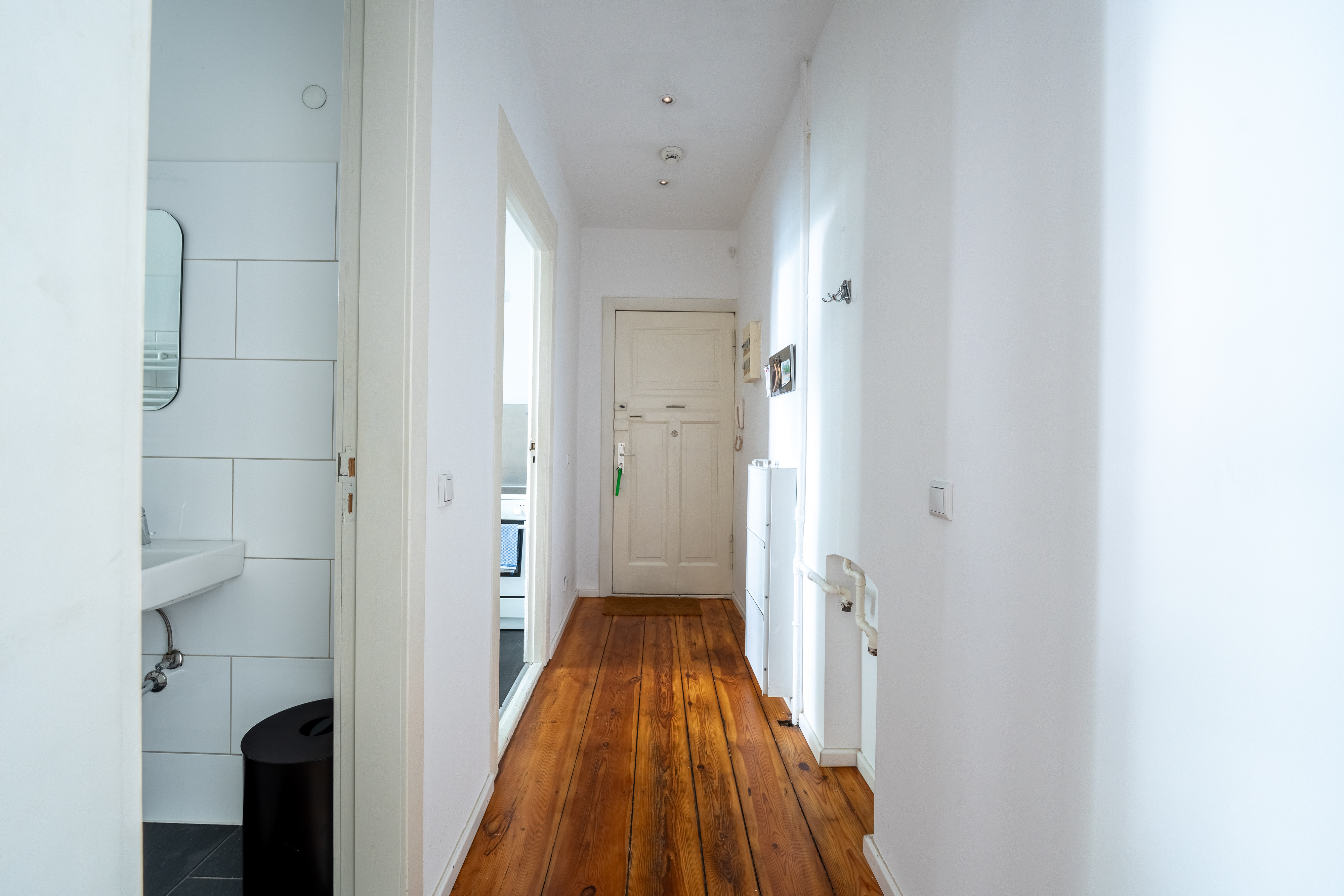 Flur - Perfekt geschnittenes Studio im modernisierten Altbau im Szenekiez KREUZKÖLLN