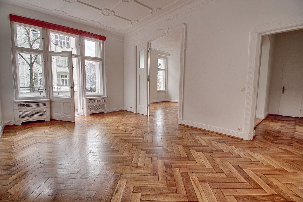Großzügige Altbauwohnung mit Stuck und Balkon - Wunderschöne 4-Zimmer Wohnung in Charlottenburg