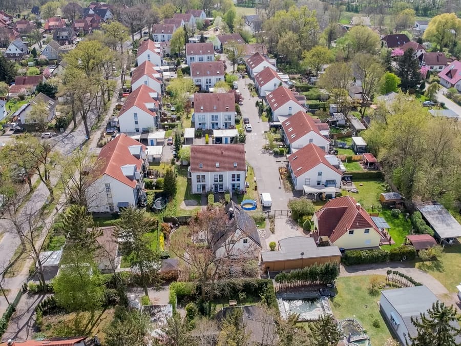 Wohnsiedlung - Vermietetes Reihenendhaus in Falkensee