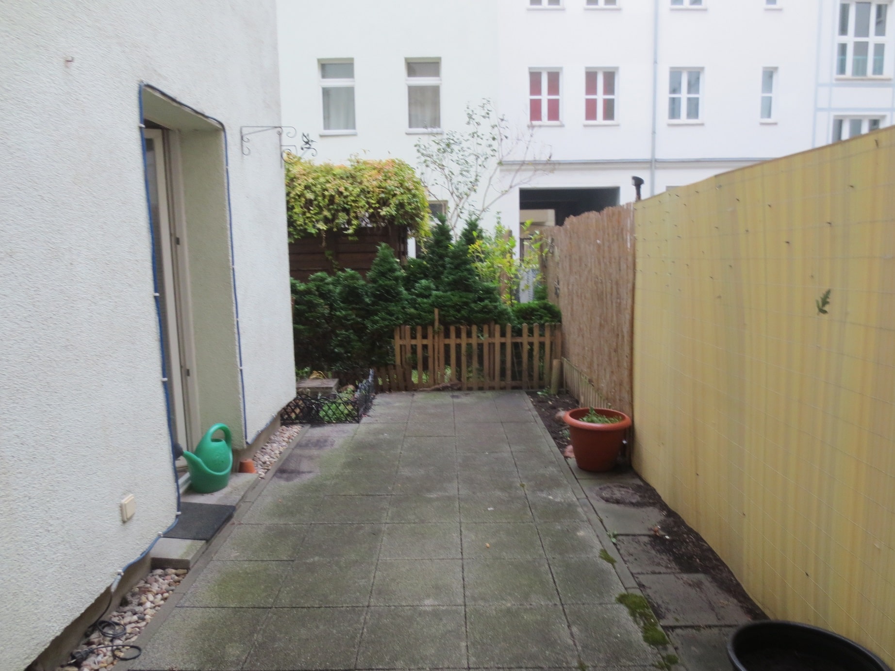 चित्र - *सितंबर 2024 से उपलब्ध* फ्रेडरिकशाइन में टेरेस सहित सिंगल अपार्टमेंट